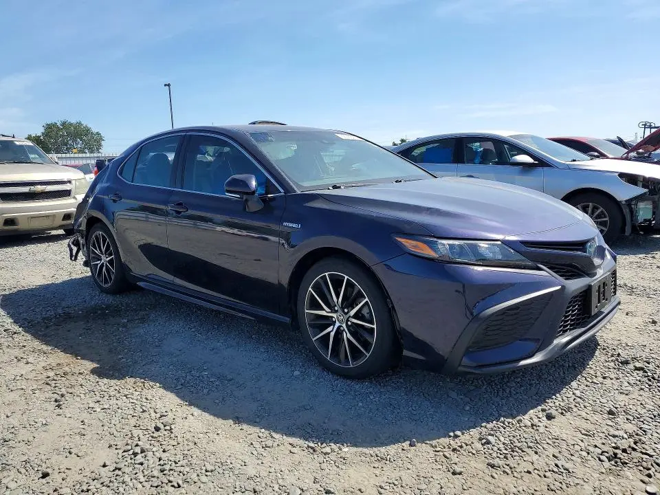 2021 TOYOTA CAMRY SE  