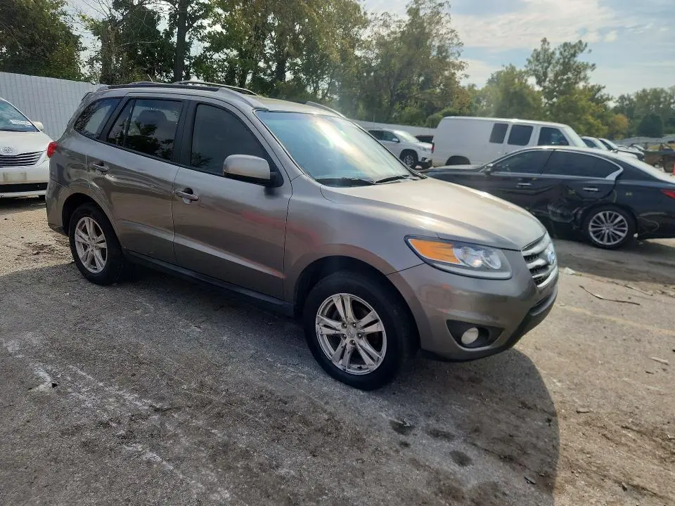 2012 HYUNDAI SANTA FE SE  
