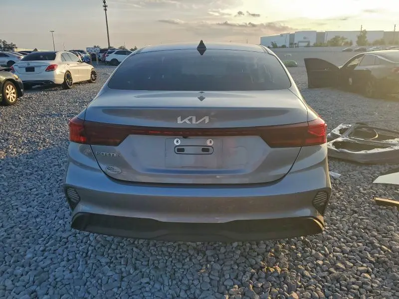 2024 KIA FORTE LX  