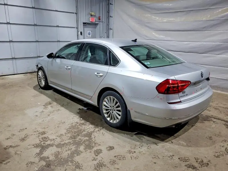 2016 VOLKSWAGEN PASSAT SE  