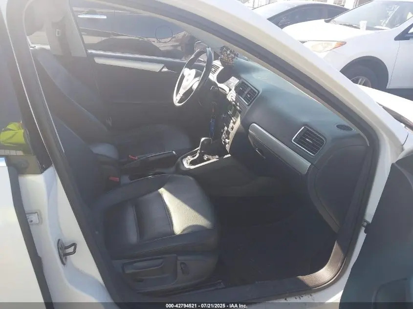 2014 VOLKSWAGEN JETTA 1.8T SE