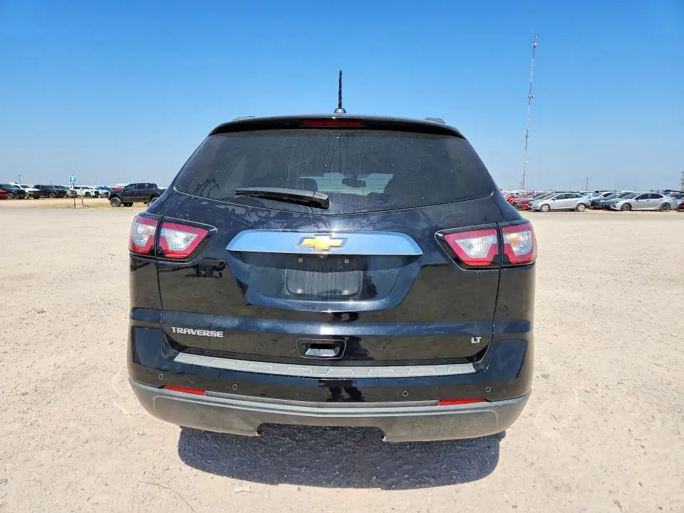 2017 CHEVROLET TRAVERSE LT  