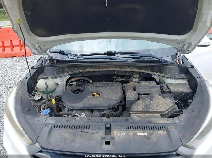 2017 HYUNDAI TUCSON SE