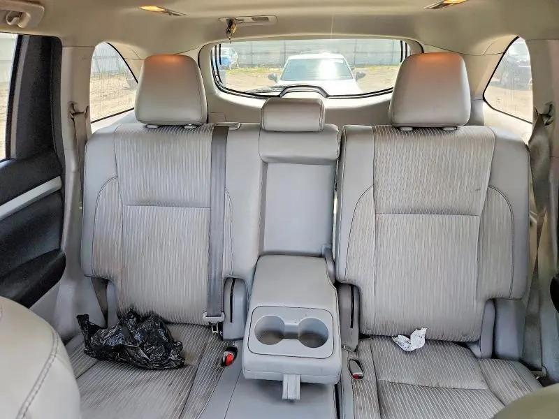 2016 TOYOTA HIGHLANDER LE PLUS  