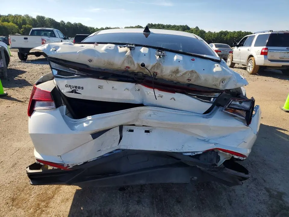 2022 HYUNDAI ELANTRA SEL  