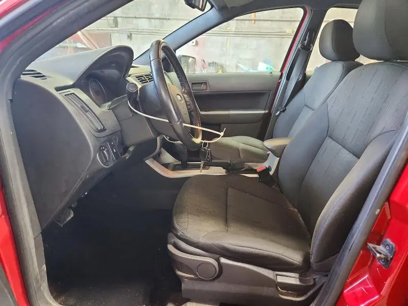 2010 FORD FOCUS SE  