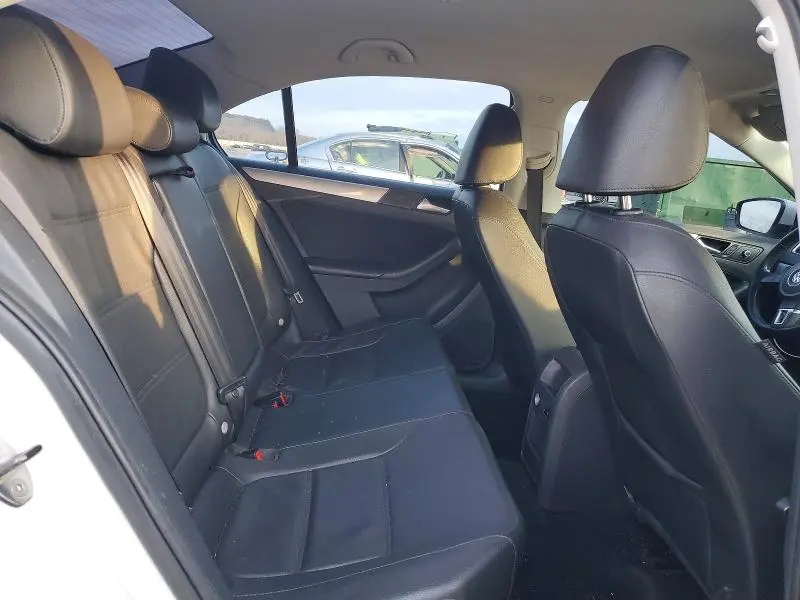 2013 VOLKSWAGEN JETTA SE  