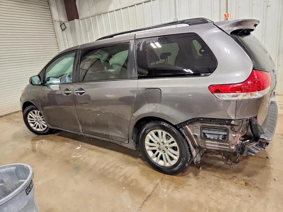 2012 TOYOTA SIENNA XLE 8-PASSENGER  
