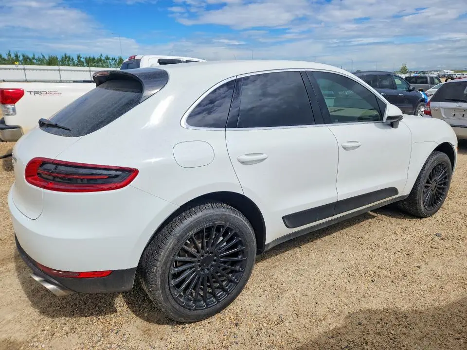 2015 PORSCHE MACAN S  