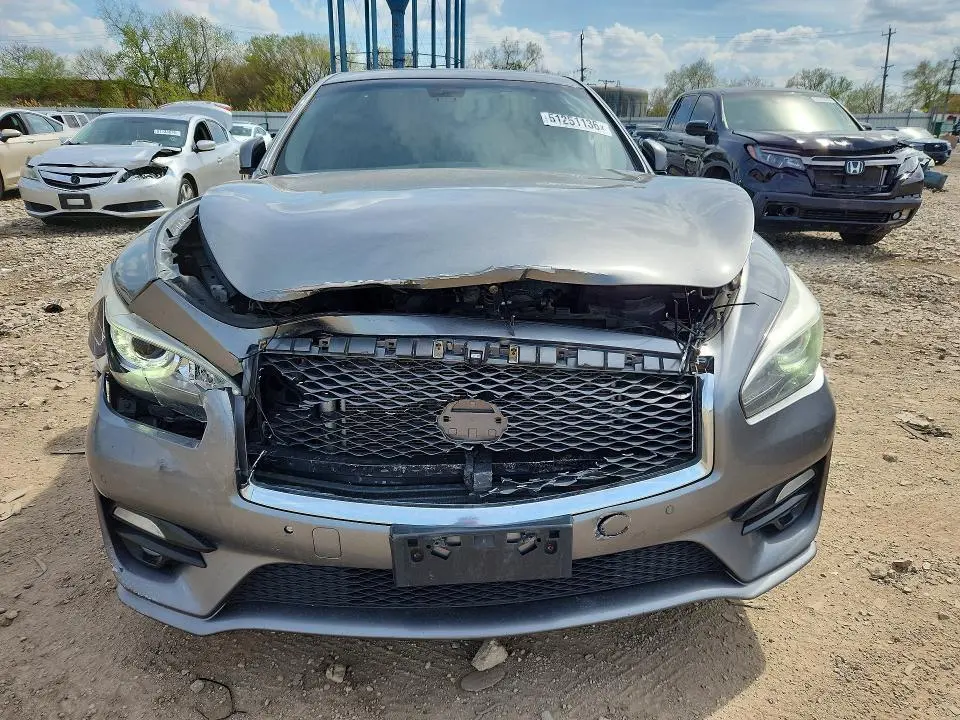 2016 INFINITI Q70 3.7  