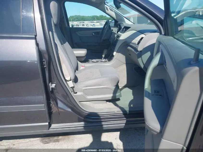 2014 CHEVROLET TRAVERSE LS