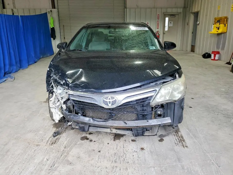 2014 TOYOTA CAMRY LE  