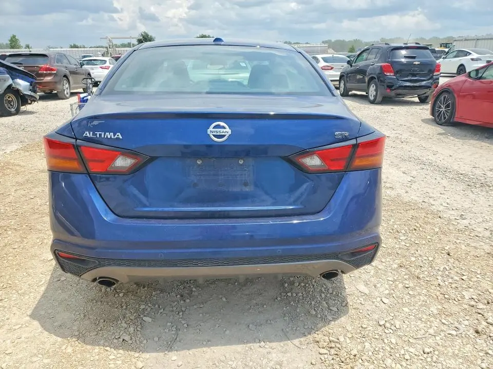2021 NISSAN ALTIMA SR  
