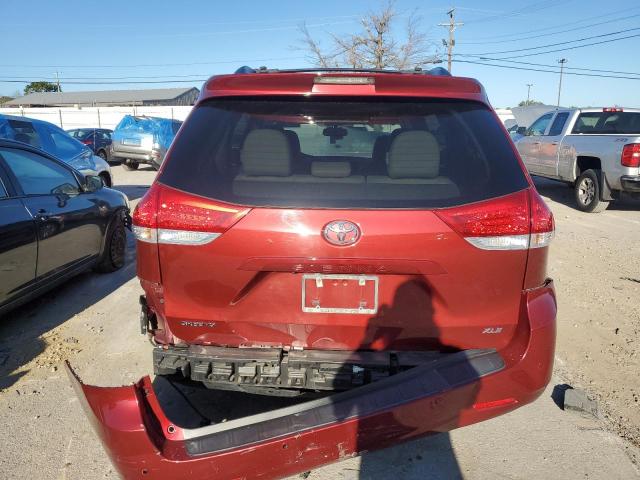 2013 TOYOTA SIENNA XLE