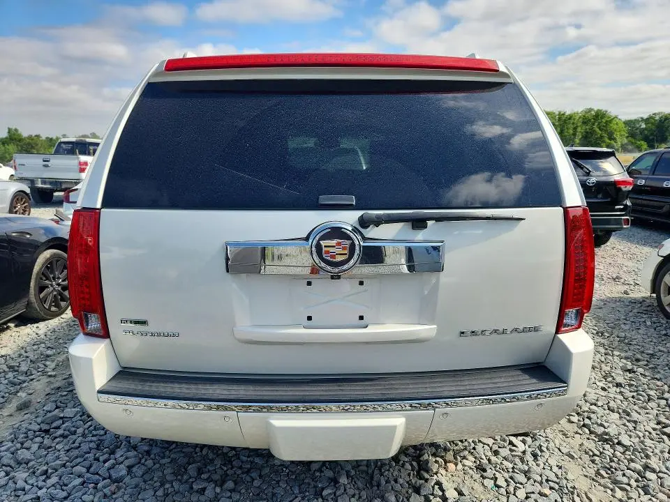 2011 CADILLAC ESCALADE PLATINUM  