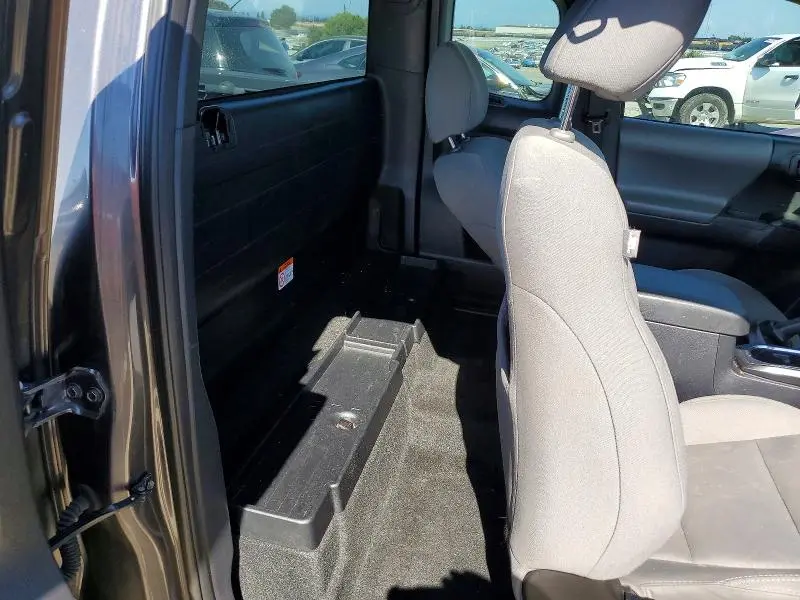 2017 TOYOTA TACOMA SR  