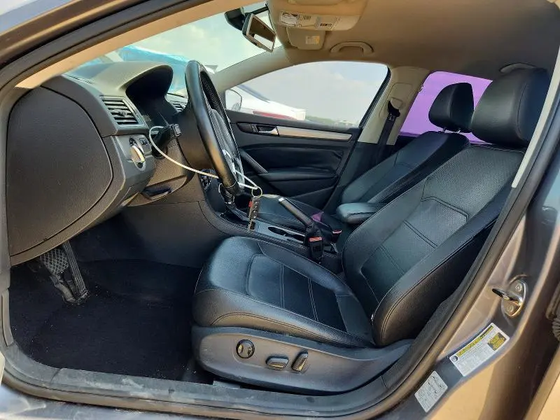 2014 VOLKSWAGEN PASSAT SE  