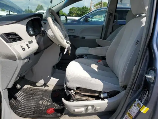 2014 TOYOTA SIENNA LE  