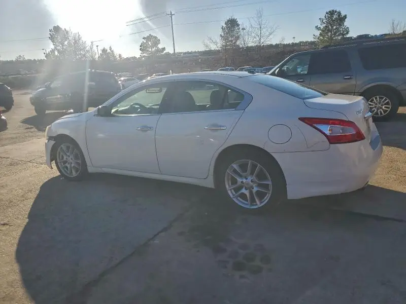 2011 NISSAN MAXIMA S  