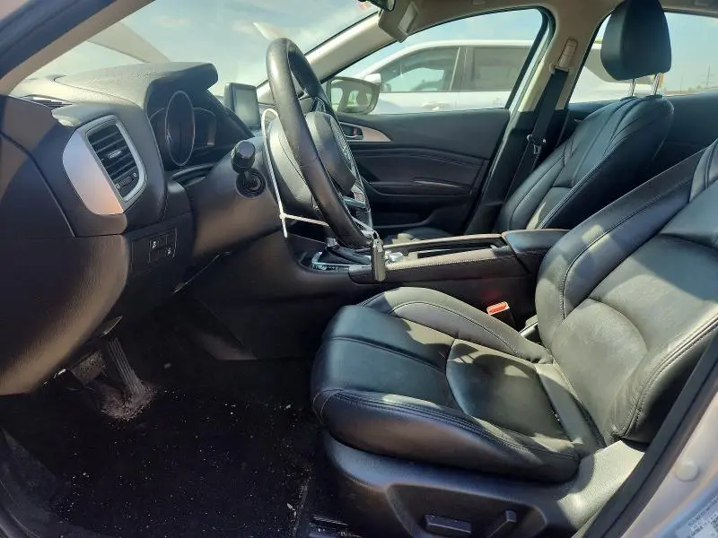 2018 MAZDA 3 TOURING  