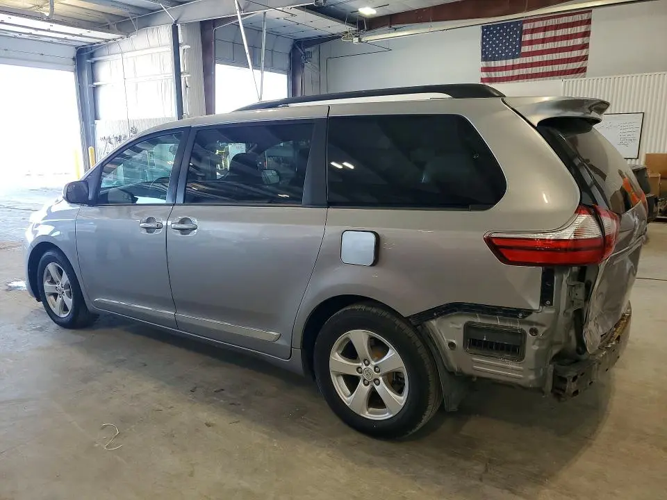 2015 TOYOTA SIENNA LE  