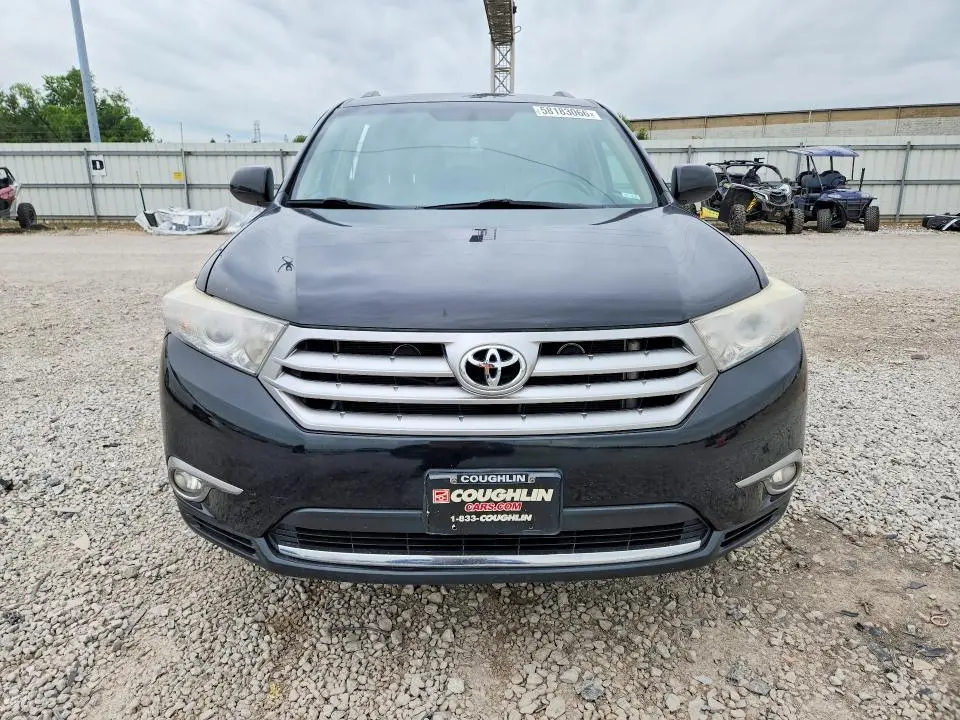2013 TOYOTA HIGHLANDER SE  