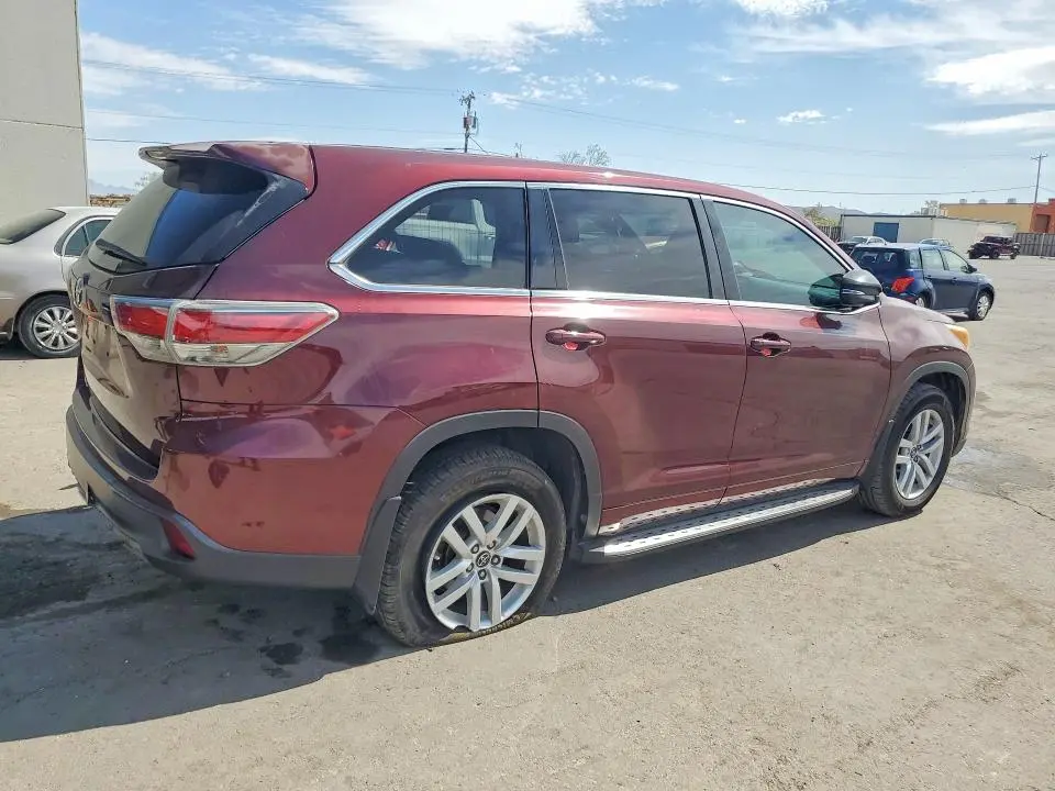 2016 TOYOTA HIGHLANDER LE  