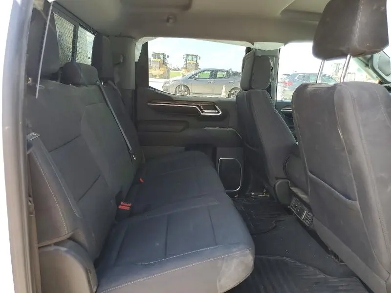 2023 CHEVROLET SILVERADO C1500 LT  
