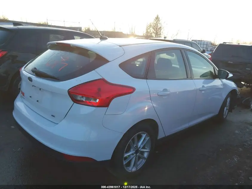2015 FORD FOCUS SE