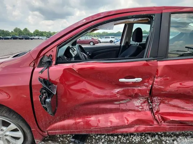 2015 NISSAN VERSA 1.6 SL  