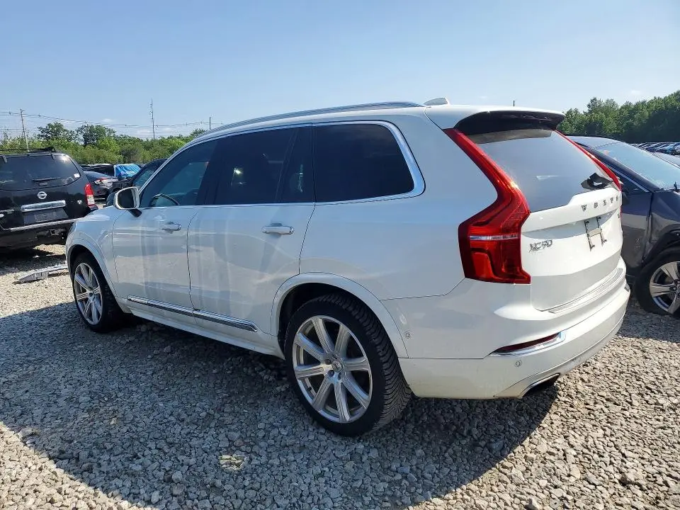 2017 VOLVO XC90 T6  