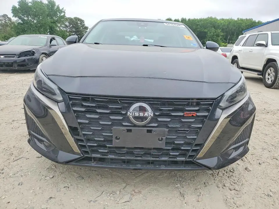 2024 NISSAN ALTIMA SR  