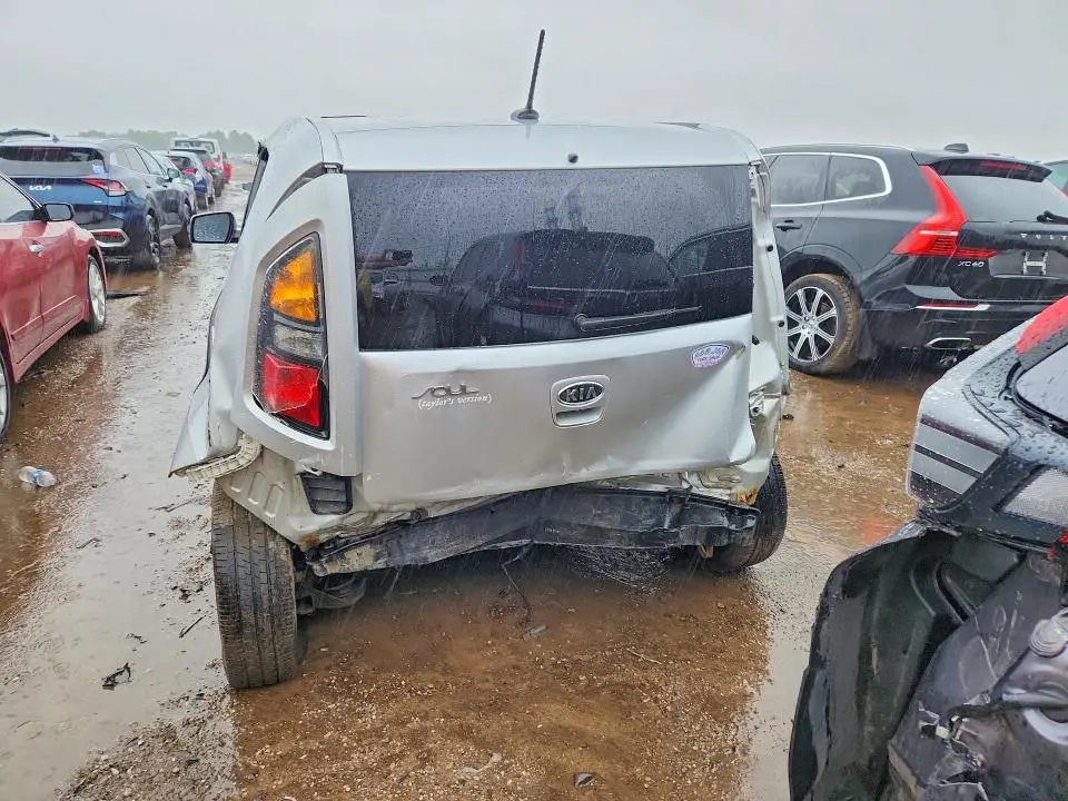 2010 KIA SOUL +  