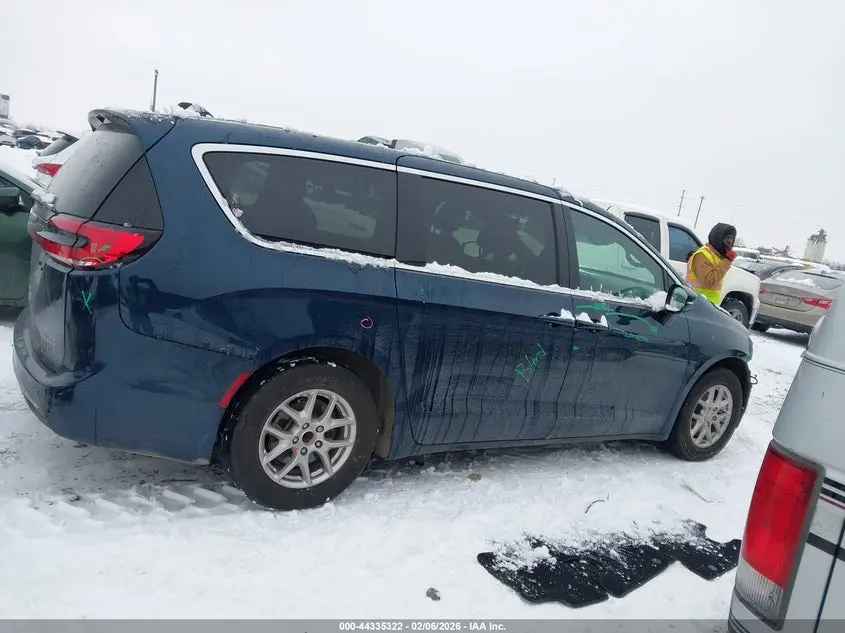 2025 CHRYSLER PACIFICA SELECT