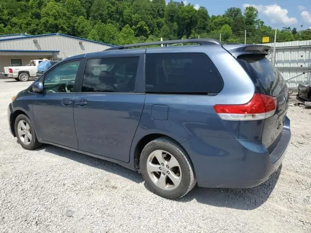 2014 TOYOTA SIENNA LE  