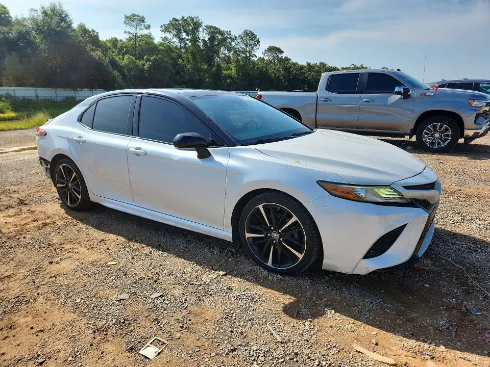 2019 TOYOTA CAMRY XSE  