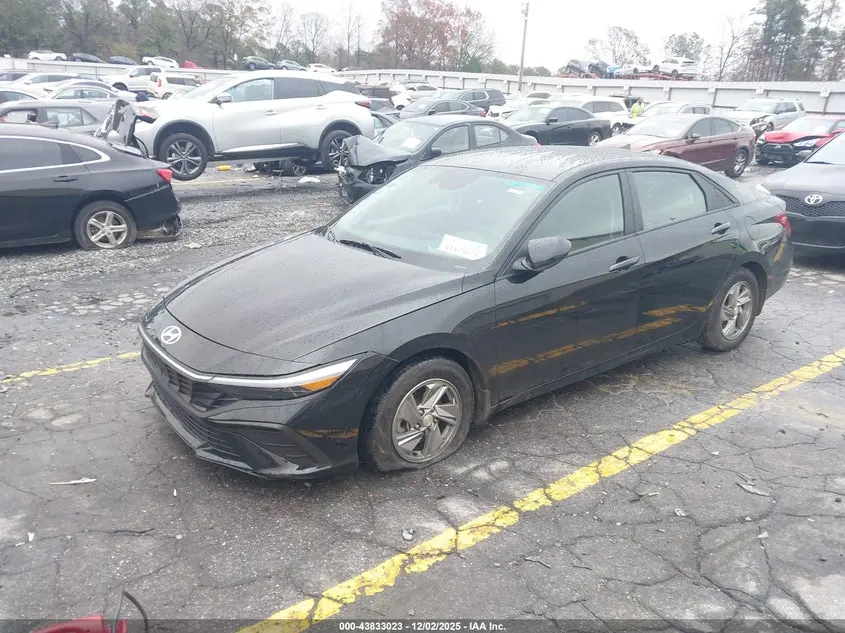 2024 HYUNDAI ELANTRA SE