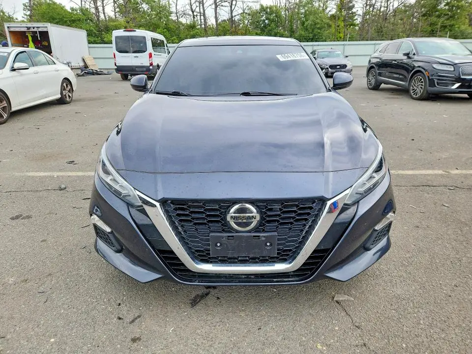 2022 NISSAN ALTIMA SV  