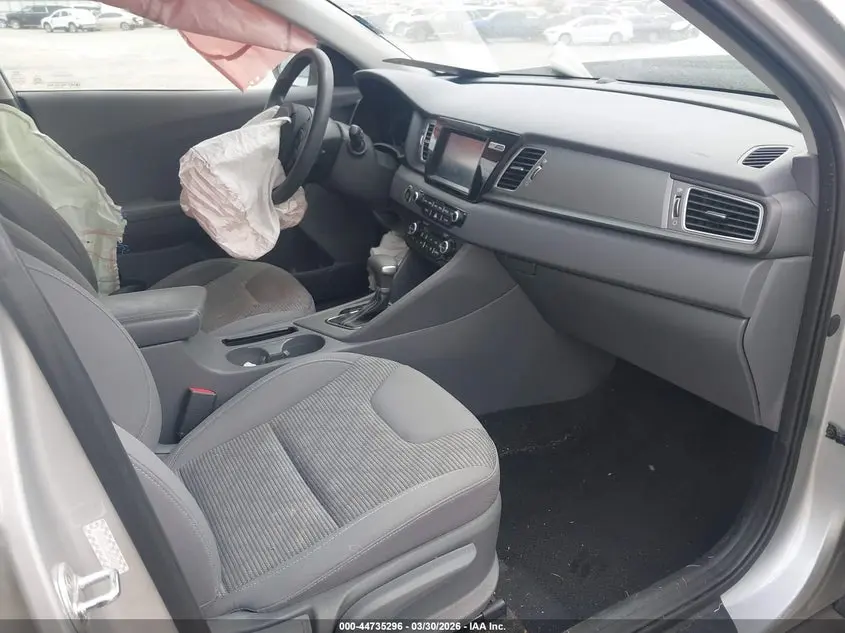 2017 KIA NIRO LX