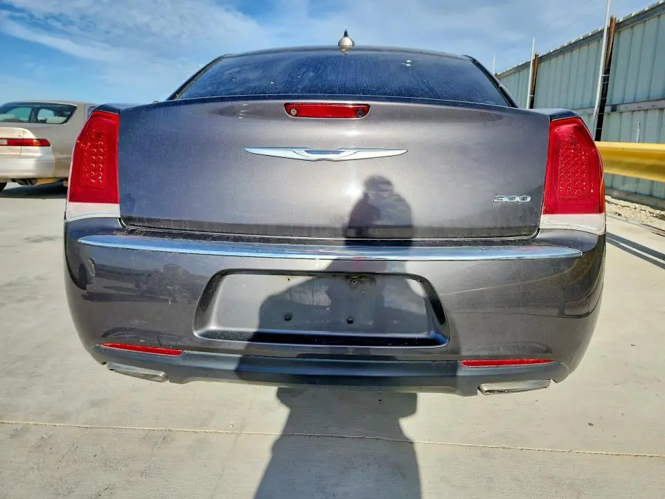 2016 CHRYSLER 300 LIMITED  