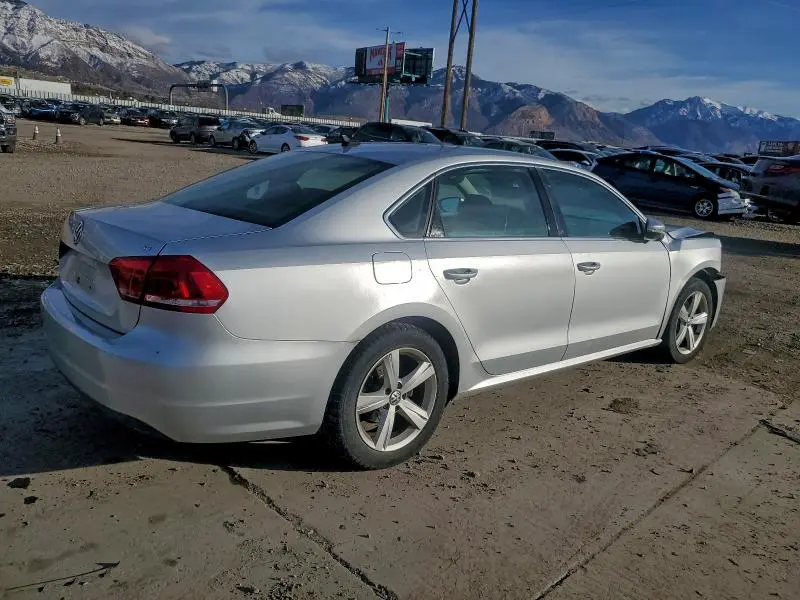 2012 VOLKSWAGEN PASSAT SE  