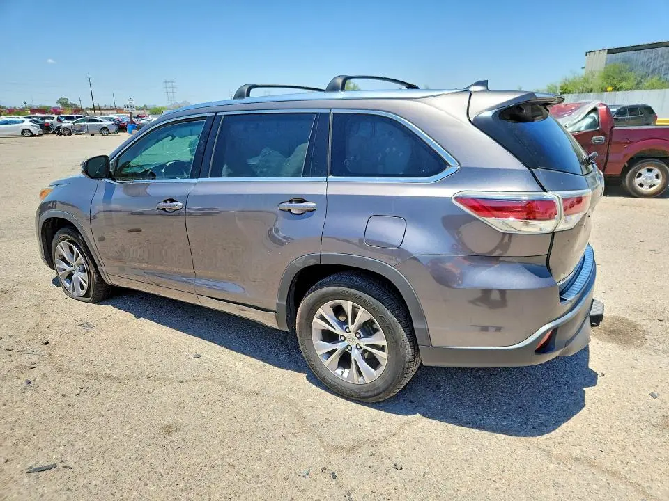 2015 TOYOTA HIGHLANDER XLE  