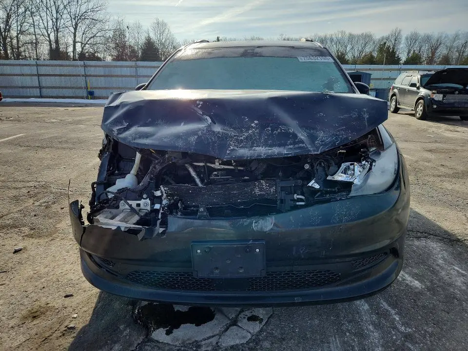 2021 CHRYSLER VOYAGER LXI  