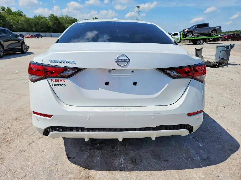 2025 NISSAN SENTRA SV  