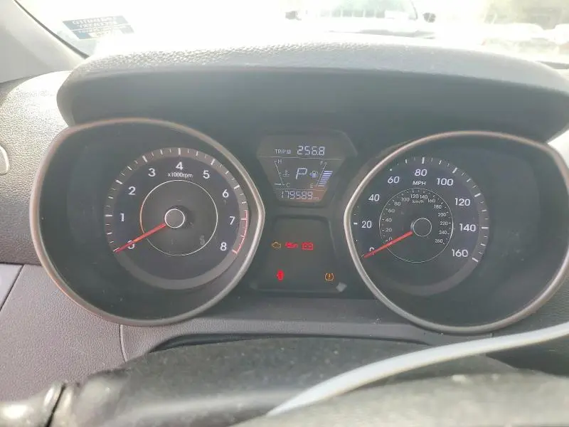 2014 HYUNDAI ELANTRA SE  