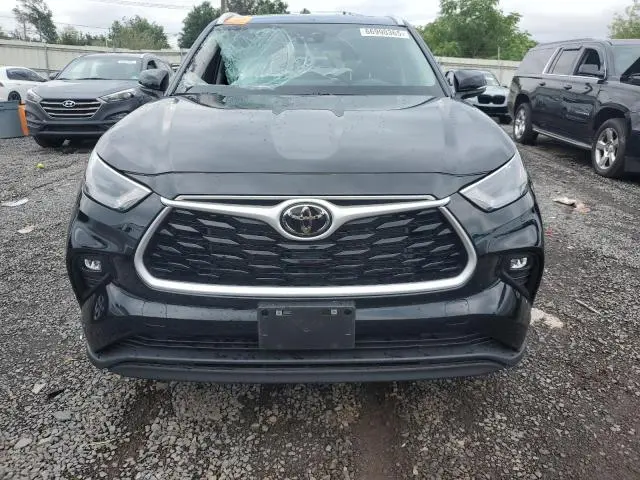 2024 TOYOTA HIGHLANDER LE  