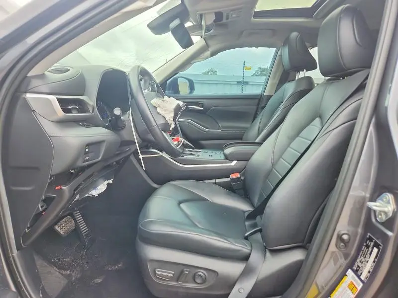 2020 TOYOTA HIGHLANDER HYBRID XLE  