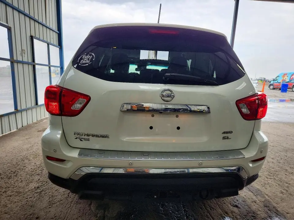 2017 NISSAN PATHFINDER SL  