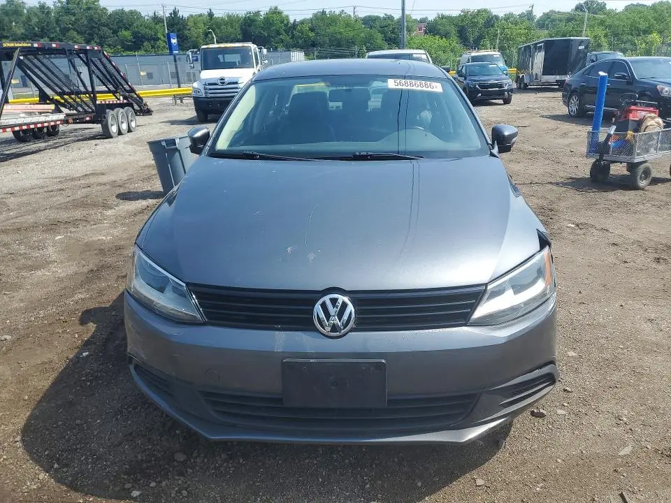 2011 VOLKSWAGEN JETTA SE  