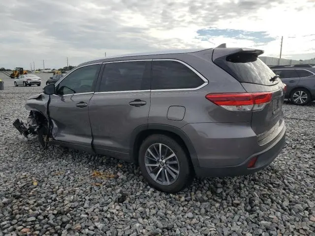 2018 TOYOTA HIGHLANDER SE  